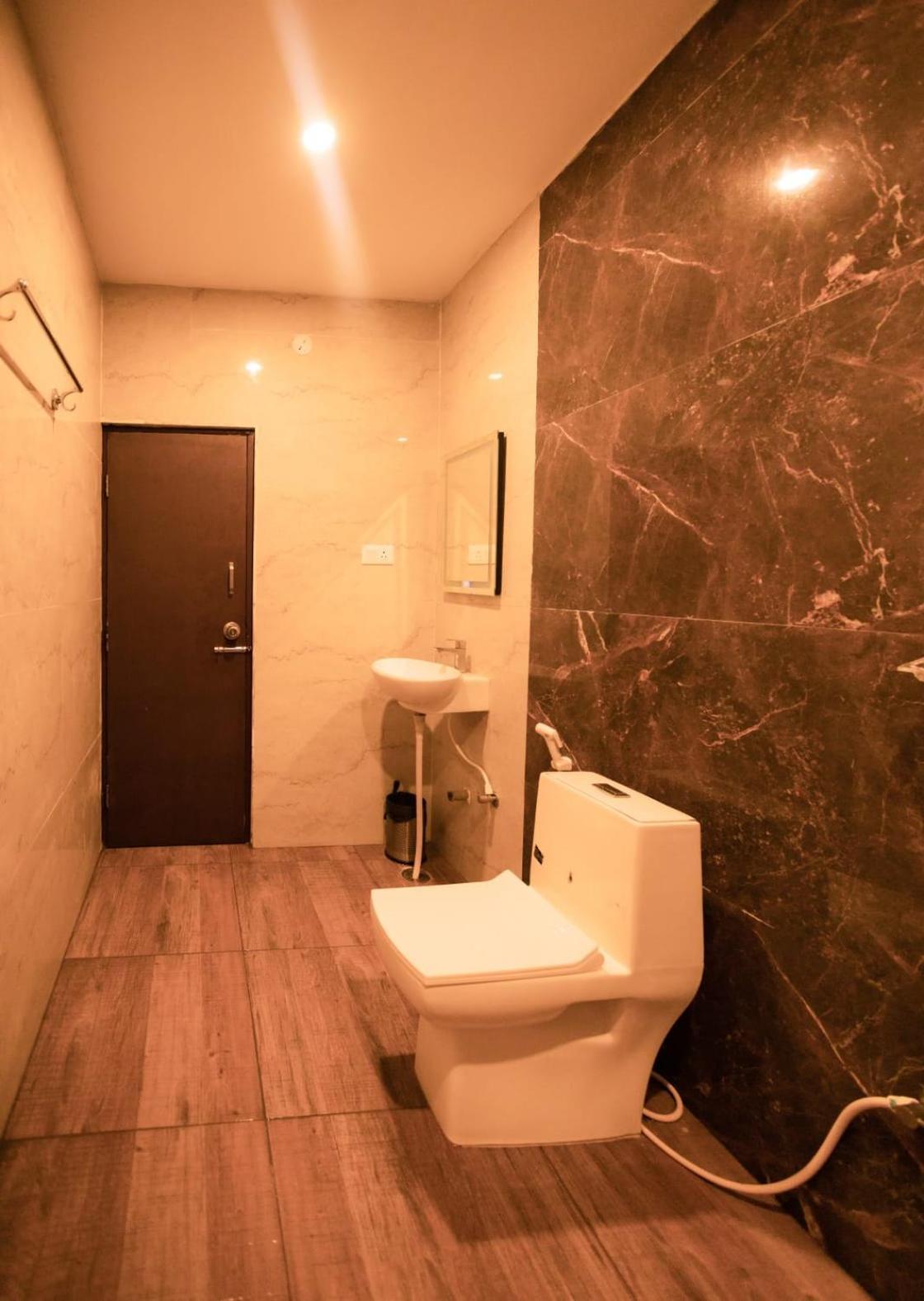 Beestay Hotels Elite Park Тірупаті Номер фото