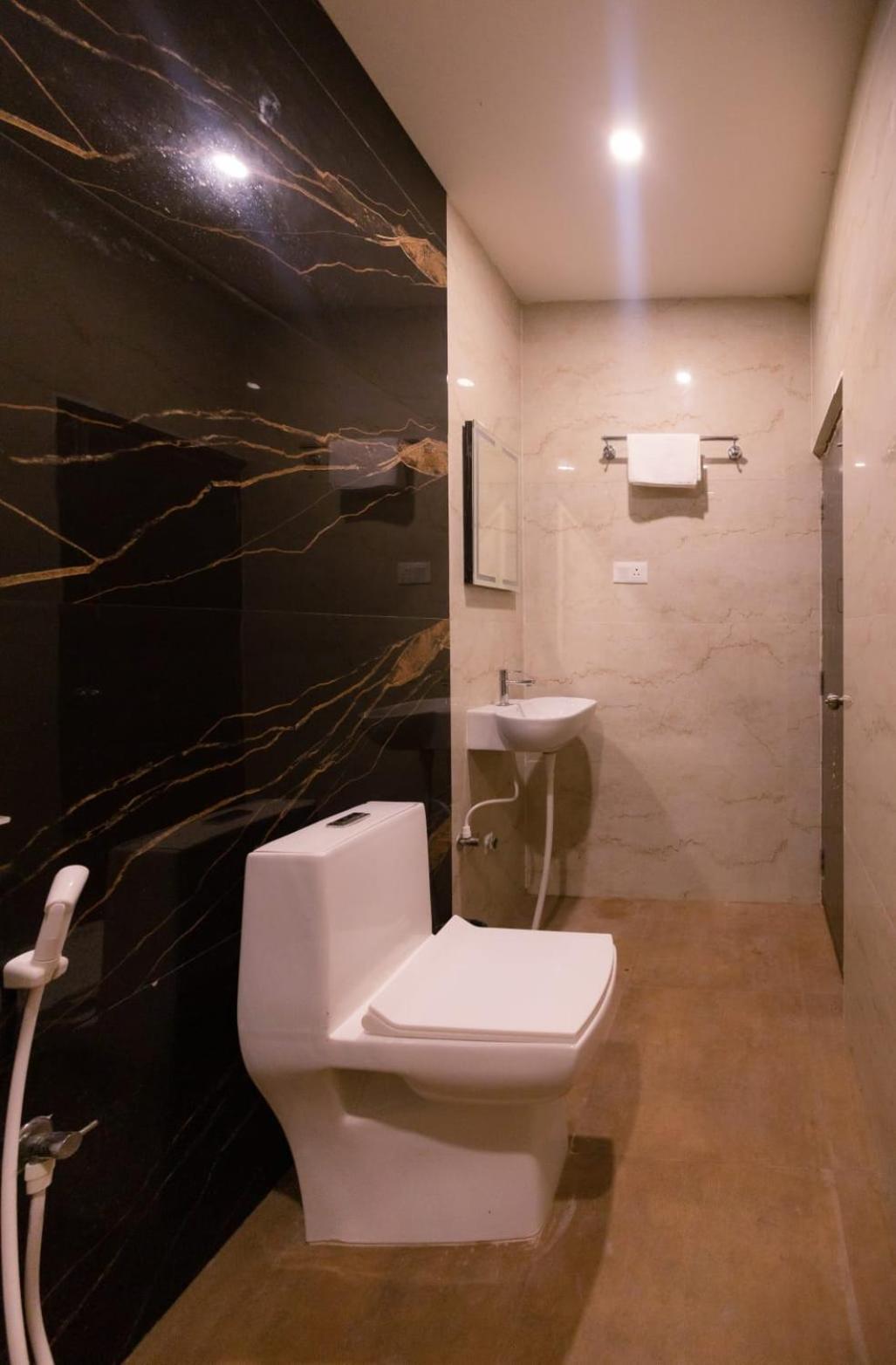 Beestay Hotels Elite Park Тірупаті Номер фото